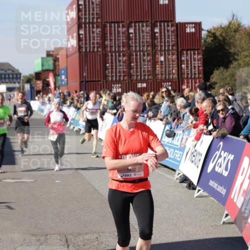 03.10.2025 - Köhlbrandbrückenlauf Jannik Wohlers http://msf.ph/oto/9118376 03.10.2025 13:03:27 Ziel 4208, 4214, 4225, 4252, 4268, 4283, 4300, 4454, 4507, 5063, 5707, 6194, 6207, 6612, 6632 meine-sportfotos.de