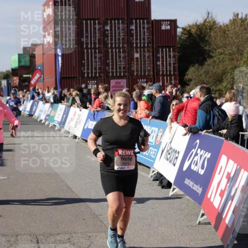 03.10.2025 - Köhlbrandbrückenlauf Jannik Wohlers http://msf.ph/oto/9118377 03.10.2025 13:34:19 Ziel 4674, 5207, 5221, 5437, 5593, 5693, 5695, 6095, 6574 meine-sportfotos.de