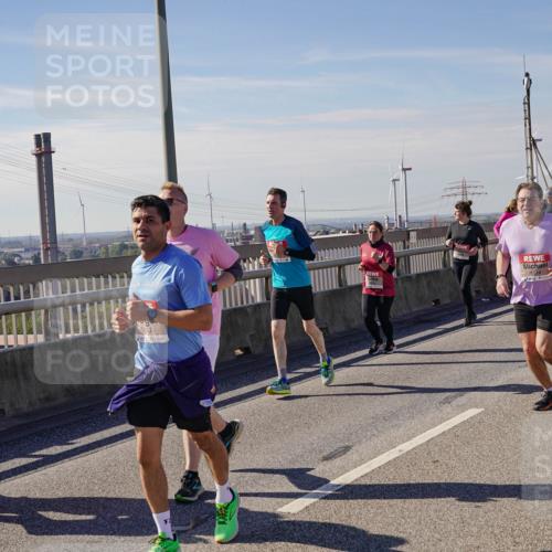 03.10.2025 - Köhlbrandbrückenlauf Michael Burmester http://msf.ph/oto/9118380 03.10.2025 12:59:41 Position 2 4823 meine-sportfotos.de