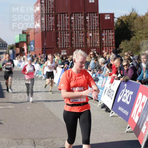 03.10.2025 - Köhlbrandbrückenlauf Jannik Wohlers http://msf.ph/oto/9118383 03.10.2025 13:03:27 Ziel 4208, 4214, 4225, 4252, 4268, 4283, 4300, 4454, 4507, 5063, 5707, 6194, 6207, 6612, 6632 meine-sportfotos.de