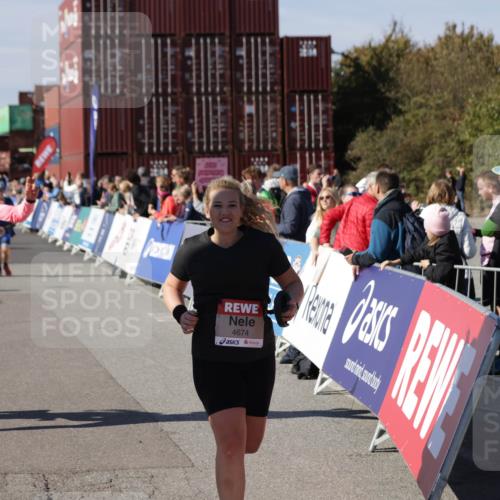 03.10.2025 - Köhlbrandbrückenlauf Jannik Wohlers http://msf.ph/oto/9118389 03.10.2025 13:34:19 Ziel 4674, 5207, 5221, 5437, 5593, 5693, 5695, 6095, 6574 meine-sportfotos.de