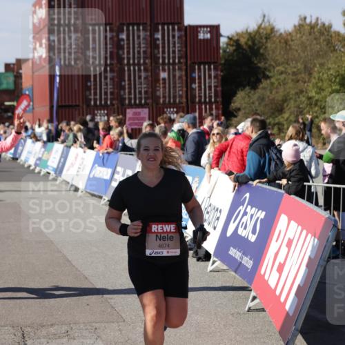 03.10.2025 - Köhlbrandbrückenlauf Jannik Wohlers http://msf.ph/oto/9118393 03.10.2025 13:34:19 Ziel 4674, 5207, 5221, 5437, 5593, 5693, 5695, 6095, 6574 meine-sportfotos.de