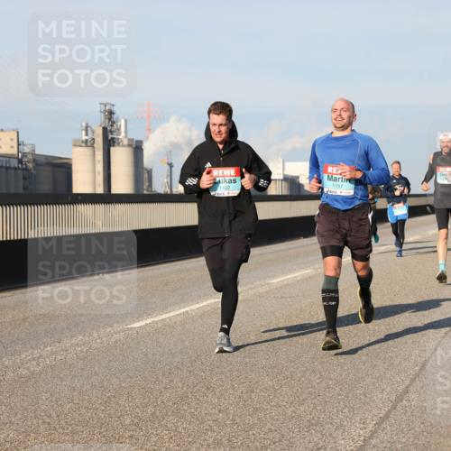 03.10.2025 - Köhlbrandbrückenlauf Lena Gebhardt http://msf.ph/oto/9118402 03.10.2025 09:44:46 Position 2 1122, 1157 meine-sportfotos.de