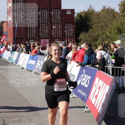 03.10.2025 - Köhlbrandbrückenlauf Jannik Wohlers http://msf.ph/oto/9118404 03.10.2025 13:34:19 Ziel 4674, 5207, 5221, 5437, 5593, 5693, 5695, 6095, 6574 meine-sportfotos.de