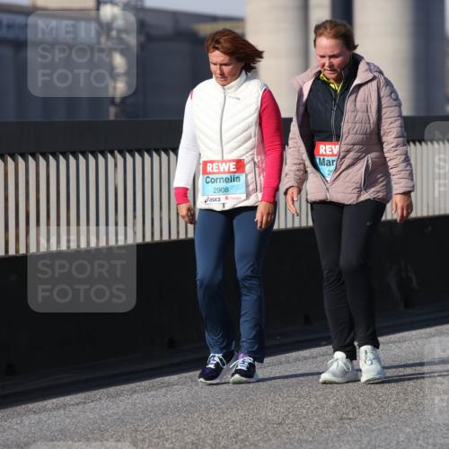 03.10.2025 - Köhlbrandbrückenlauf Lena Gebhardt http://msf.ph/oto/9118406 03.10.2025 10:25:18 Position 2 2908, 2 meine-sportfotos.de