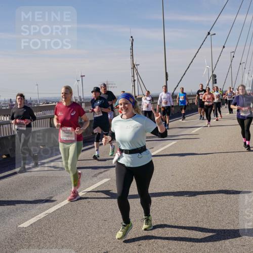 03.10.2025 - Köhlbrandbrückenlauf Michael Burmester http://msf.ph/oto/9118419 03.10.2025 12:59:43 Position 2 5030 meine-sportfotos.de
