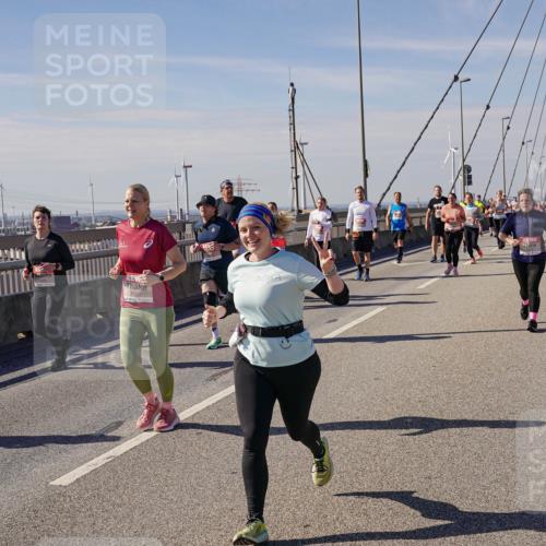 03.10.2025 - Köhlbrandbrückenlauf Michael Burmester http://msf.ph/oto/9118423 03.10.2025 12:59:43 Position 2 5030 meine-sportfotos.de