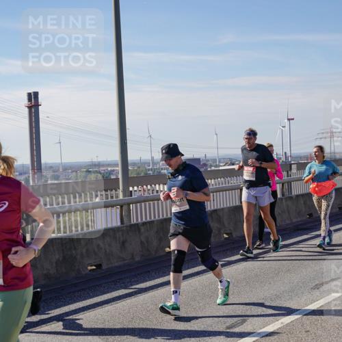 03.10.2025 - Köhlbrandbrückenlauf Michael Burmester http://msf.ph/oto/9118432 03.10.2025 12:59:45 Position 2 5030 meine-sportfotos.de