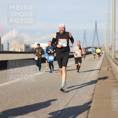03.10.2025 - Köhlbrandbrückenlauf Lena Gebhardt http://msf.ph/oto/9118436 03.10.2025 09:44:48 Position 2 2777 meine-sportfotos.de