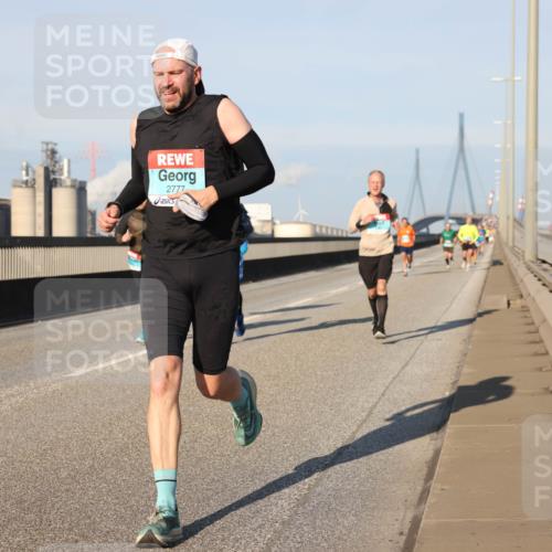 03.10.2025 - Köhlbrandbrückenlauf Lena Gebhardt http://msf.ph/oto/9118477 03.10.2025 09:44:49 Position 2 2777 meine-sportfotos.de