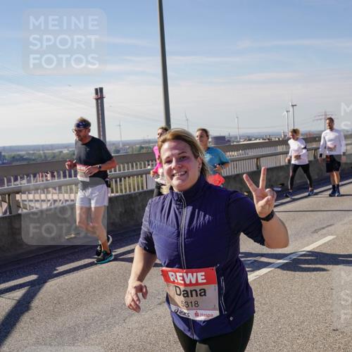 03.10.2025 - Köhlbrandbrückenlauf Michael Burmester http://msf.ph/oto/9118478 03.10.2025 12:59:47 Position 2 5318 meine-sportfotos.de
