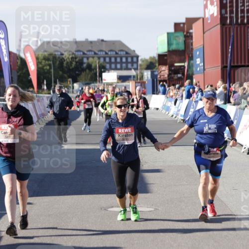 03.10.2025 - Köhlbrandbrückenlauf Jannik Wohlers http://msf.ph/oto/9118479 03.10.2025 13:34:23 Ziel 4674, 5207, 5221, 5437, 5693, 5695, 6574 meine-sportfotos.de