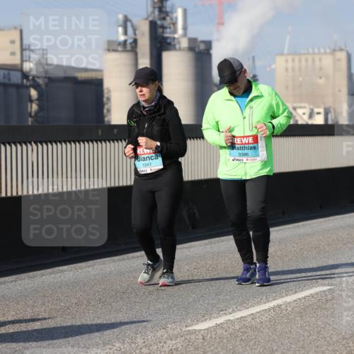 03.10.2025 - Köhlbrandbrückenlauf Lena Gebhardt http://msf.ph/oto/9118487 03.10.2025 10:25:23 Position 2 1241, 3396 meine-sportfotos.de