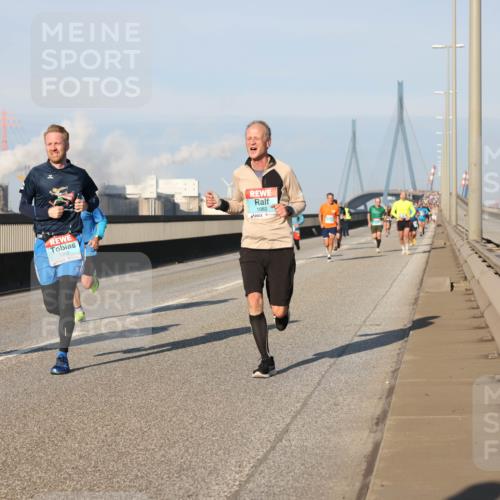 03.10.2025 - Köhlbrandbrückenlauf Lena Gebhardt http://msf.ph/oto/9118490 03.10.2025 09:44:50 Position 2 1262, 1082 meine-sportfotos.de