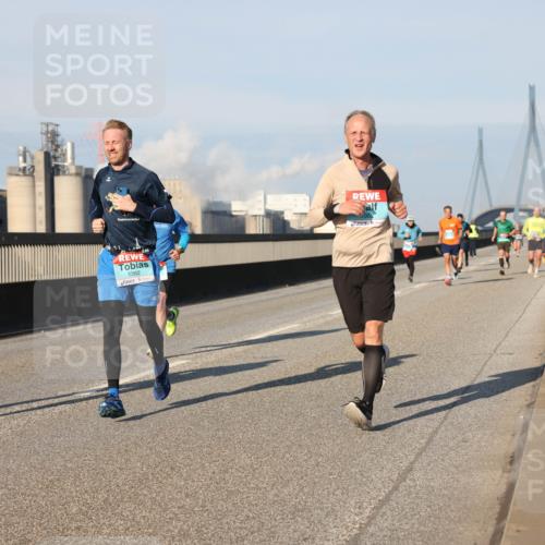 03.10.2025 - Köhlbrandbrückenlauf Lena Gebhardt http://msf.ph/oto/9118497 03.10.2025 09:44:50 Position 2 1262 meine-sportfotos.de
