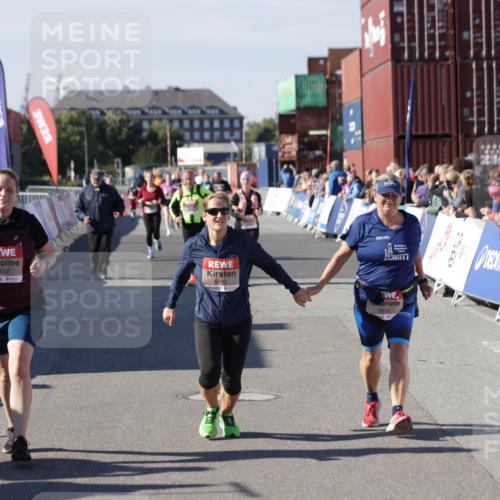 03.10.2025 - Köhlbrandbrückenlauf Jannik Wohlers http://msf.ph/oto/9118501 03.10.2025 13:34:23 Ziel 4674, 5207, 5221, 5437, 5693, 5695, 6574 meine-sportfotos.de