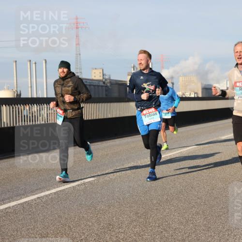 03.10.2025 - Köhlbrandbrückenlauf Lena Gebhardt http://msf.ph/oto/9118510 03.10.2025 09:44:51 Position 2 1262, 1082 meine-sportfotos.de