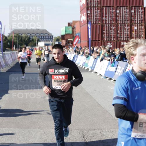 03.10.2025 - Köhlbrandbrückenlauf Jannik Wohlers http://msf.ph/oto/9118511 03.10.2025 13:03:34 Ziel 4214, 4225, 4252, 4300, 4422, 4454, 4507, 5707, 5799, 6025, 6194, 6207, 6632 meine-sportfotos.de