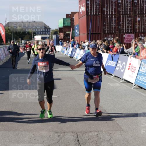 03.10.2025 - Köhlbrandbrückenlauf Jannik Wohlers http://msf.ph/oto/9118525 03.10.2025 13:34:24 Ziel 4674, 5207, 5221, 5437, 5693, 5695 meine-sportfotos.de