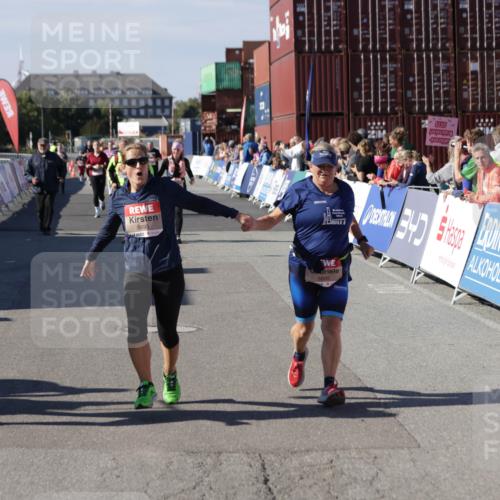 03.10.2025 - Köhlbrandbrückenlauf Jannik Wohlers http://msf.ph/oto/9118527 03.10.2025 13:34:24 Ziel 4674, 5207, 5221, 5437, 5693, 5695 meine-sportfotos.de