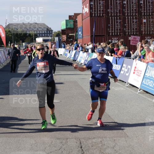 03.10.2025 - Köhlbrandbrückenlauf Jannik Wohlers http://msf.ph/oto/9118534 03.10.2025 13:34:24 Ziel 4674, 5207, 5221, 5437, 5693, 5695 meine-sportfotos.de
