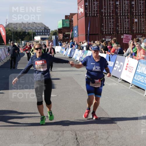 03.10.2025 - Köhlbrandbrückenlauf Jannik Wohlers http://msf.ph/oto/9118538 03.10.2025 13:34:24 Ziel 4674, 5207, 5221, 5437, 5693, 5695 meine-sportfotos.de