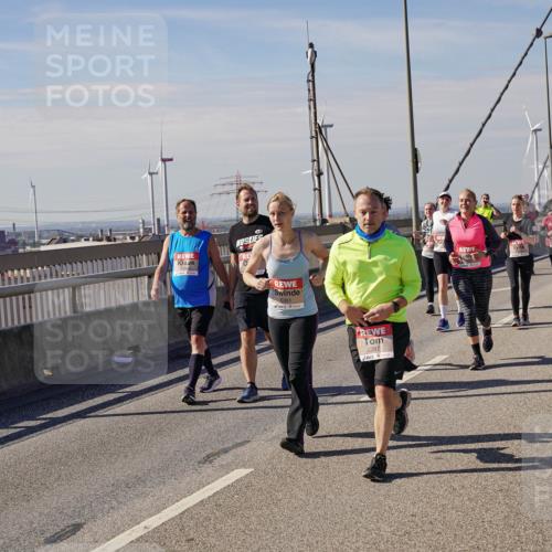 03.10.2025 - Köhlbrandbrückenlauf Michael Burmester http://msf.ph/oto/9118540 03.10.2025 12:59:52 Position 2 5391, 6287 meine-sportfotos.de