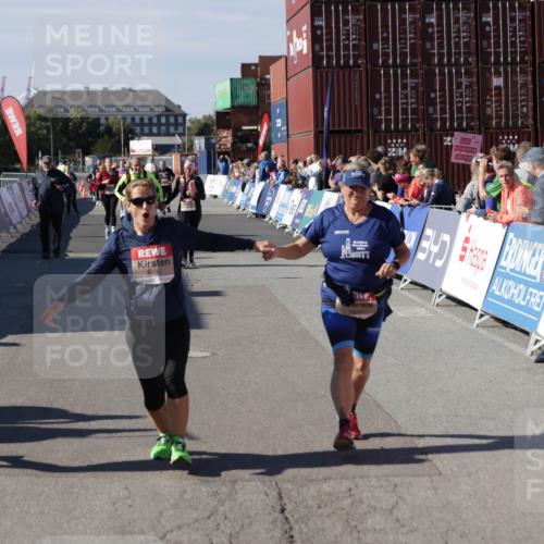 03.10.2025 - Köhlbrandbrückenlauf Jannik Wohlers http://msf.ph/oto/9118546 03.10.2025 13:34:24 Ziel 4674, 5207, 5221, 5437, 5693, 5695 meine-sportfotos.de