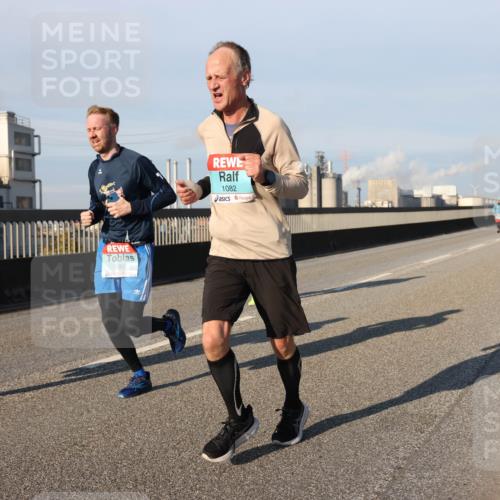 03.10.2025 - Köhlbrandbrückenlauf Lena Gebhardt http://msf.ph/oto/9118548 03.10.2025 09:44:52 Position 2 1262, 1082 meine-sportfotos.de