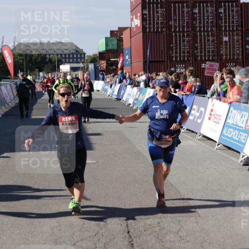 03.10.2025 - Köhlbrandbrückenlauf Jannik Wohlers http://msf.ph/oto/9118550 03.10.2025 13:34:24 Ziel 4674, 5207, 5221, 5437, 5693, 5695 meine-sportfotos.de