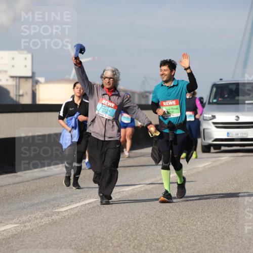 03.10.2025 - Köhlbrandbrückenlauf Lena Gebhardt http://msf.ph/oto/9118551 03.10.2025 10:25:44 Position 2 3774, 702 meine-sportfotos.de