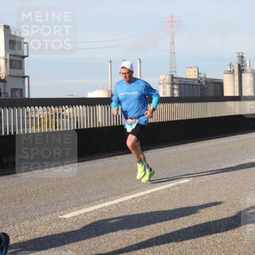 03.10.2025 - Köhlbrandbrückenlauf Lena Gebhardt http://msf.ph/oto/9118556 03.10.2025 09:44:52 Position 2  meine-sportfotos.de