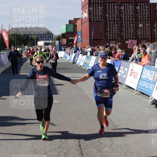 03.10.2025 - Köhlbrandbrückenlauf Jannik Wohlers http://msf.ph/oto/9118561 03.10.2025 13:34:24 Ziel 4674, 5207, 5221, 5437, 5693, 5695 meine-sportfotos.de