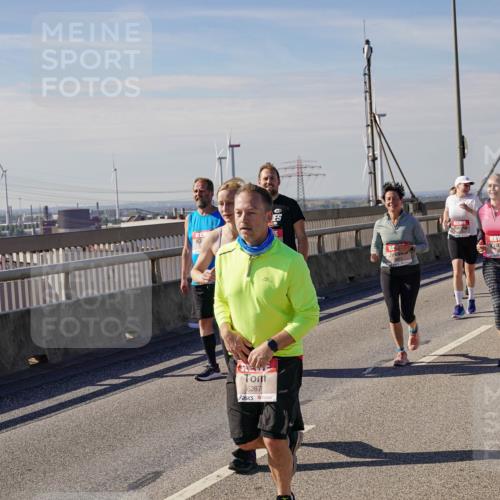 03.10.2025 - Köhlbrandbrückenlauf Michael Burmester http://msf.ph/oto/9118565 03.10.2025 12:59:53 Position 2 6287 meine-sportfotos.de