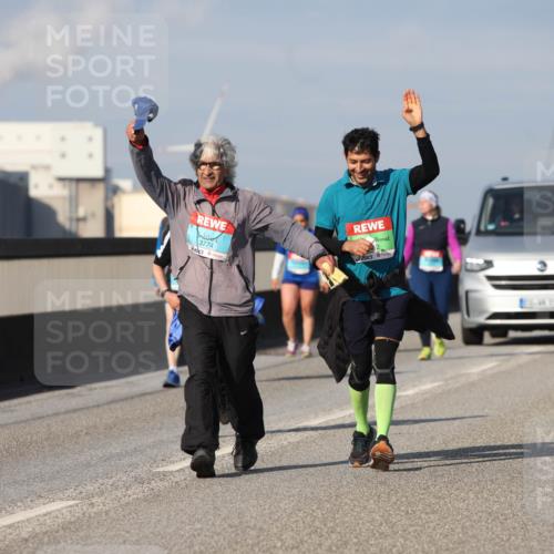 03.10.2025 - Köhlbrandbrückenlauf Lena Gebhardt http://msf.ph/oto/9118583 03.10.2025 10:25:45 Position 2 3774 meine-sportfotos.de