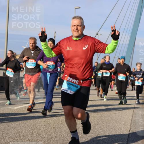 03.10.2025 - Köhlbrandbrückenlauf Strokosch-Dieckow http://msf.ph/oto/9118587 03.10.2025 09:52:31 Position 2 2886, 2800 meine-sportfotos.de