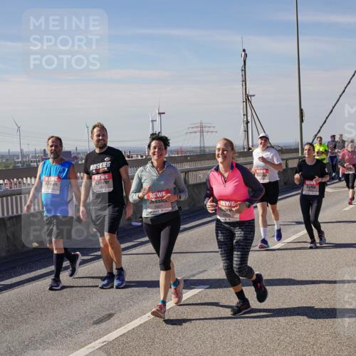 03.10.2025 - Köhlbrandbrückenlauf Michael Burmester http://msf.ph/oto/9118594 03.10.2025 12:59:55 Position 2 5921 meine-sportfotos.de