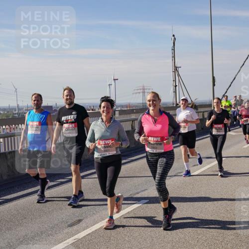 03.10.2025 - Köhlbrandbrückenlauf Michael Burmester http://msf.ph/oto/9118598 03.10.2025 12:59:55 Position 2 4844, 4841, 5921, 5922, 574 meine-sportfotos.de