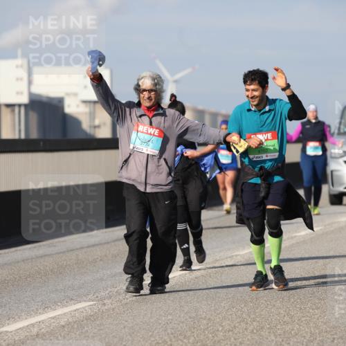 03.10.2025 - Köhlbrandbrückenlauf Lena Gebhardt http://msf.ph/oto/9118599 03.10.2025 10:25:46 Position 2 3774, 9702 meine-sportfotos.de