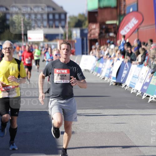 03.10.2025 - Köhlbrandbrückenlauf Jannik Wohlers http://msf.ph/oto/9118600 03.10.2025 13:03:38 Ziel 4063, 4214, 4252, 4274, 4300, 4422, 4454, 4507, 5639, 5707, 5799, 6025, 6194, 6207 meine-sportfotos.de