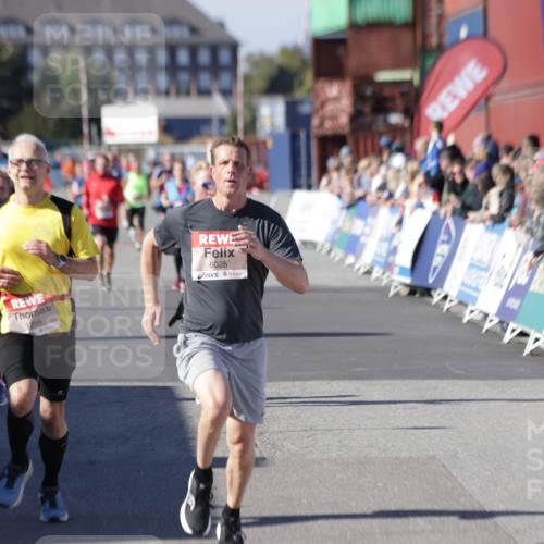 03.10.2025 - Köhlbrandbrückenlauf Jannik Wohlers http://msf.ph/oto/9118604 03.10.2025 13:03:38 Ziel 4063, 4214, 4252, 4274, 4300, 4422, 4454, 4507, 5639, 5707, 5799, 6025, 6194, 6207 meine-sportfotos.de