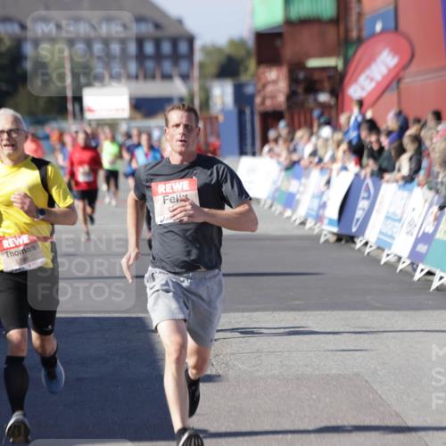 03.10.2025 - Köhlbrandbrückenlauf Jannik Wohlers http://msf.ph/oto/9118617 03.10.2025 13:03:38 Ziel 4063, 4214, 4252, 4274, 4300, 4422, 4454, 4507, 5639, 5707, 5799, 6025, 6194, 6207 meine-sportfotos.de