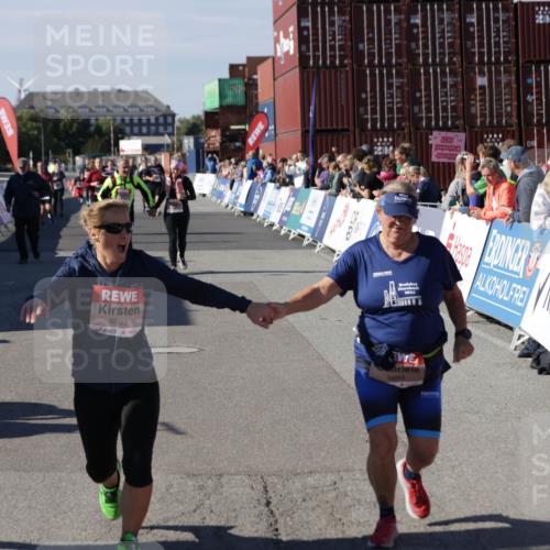 03.10.2025 - Köhlbrandbrückenlauf Jannik Wohlers http://msf.ph/oto/9118624 03.10.2025 13:34:25 Ziel 4674, 4702, 4754, 5207, 5221, 5437, 5693, 5695 meine-sportfotos.de