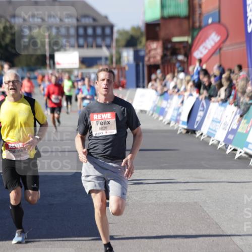 03.10.2025 - Köhlbrandbrückenlauf Jannik Wohlers http://msf.ph/oto/9118627 03.10.2025 13:03:38 Ziel 4063, 4214, 4252, 4274, 4300, 4422, 4454, 4507, 5639, 5707, 5799, 6025, 6194, 6207 meine-sportfotos.de