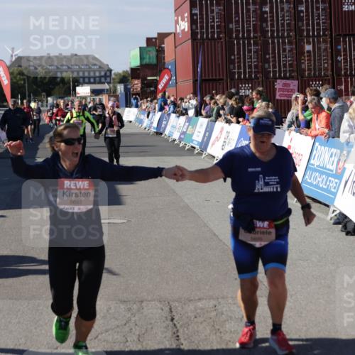 03.10.2025 - Köhlbrandbrückenlauf Jannik Wohlers http://msf.ph/oto/9118630 03.10.2025 13:34:25 Ziel 4674, 4702, 4754, 5207, 5221, 5437, 5693, 5695 meine-sportfotos.de