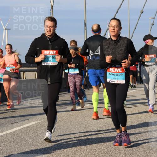 03.10.2025 - Köhlbrandbrückenlauf Strokosch-Dieckow http://msf.ph/oto/9118636 03.10.2025 09:52:38 Position 2 3557, 1615, 2254 meine-sportfotos.de