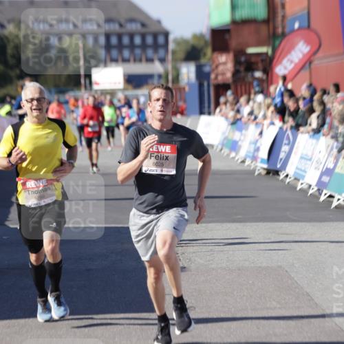 03.10.2025 - Köhlbrandbrückenlauf Jannik Wohlers http://msf.ph/oto/9118638 03.10.2025 13:03:38 Ziel 4063, 4214, 4252, 4274, 4300, 4422, 4454, 4507, 5639, 5707, 5799, 6025, 6194, 6207 meine-sportfotos.de