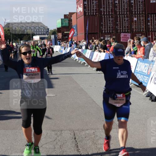 03.10.2025 - Köhlbrandbrückenlauf Jannik Wohlers http://msf.ph/oto/9118639 03.10.2025 13:34:25 Ziel 4674, 4702, 4754, 5207, 5221, 5437, 5693, 5695 meine-sportfotos.de