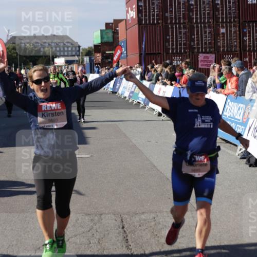 03.10.2025 - Köhlbrandbrückenlauf Jannik Wohlers http://msf.ph/oto/9118645 03.10.2025 13:34:25 Ziel 4674, 4702, 4754, 5207, 5221, 5437, 5693, 5695 meine-sportfotos.de