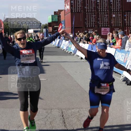 03.10.2025 - Köhlbrandbrückenlauf Jannik Wohlers http://msf.ph/oto/9118650 03.10.2025 13:34:25 Ziel 4674, 4702, 4754, 5207, 5221, 5437, 5693, 5695 meine-sportfotos.de